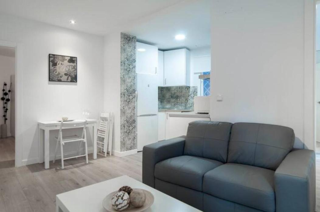 Moderno Apartamento En Plaza Merced Malaga Exterior photo