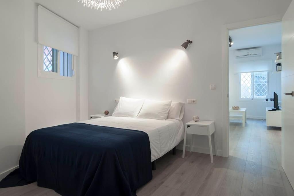 Moderno Apartamento En Plaza Merced Malaga Exterior photo
