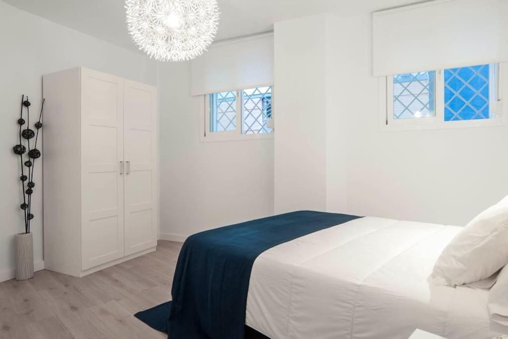 Moderno Apartamento En Plaza Merced Malaga Exterior photo